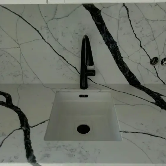 Avant — 7300 Calacatta Ajaccio
