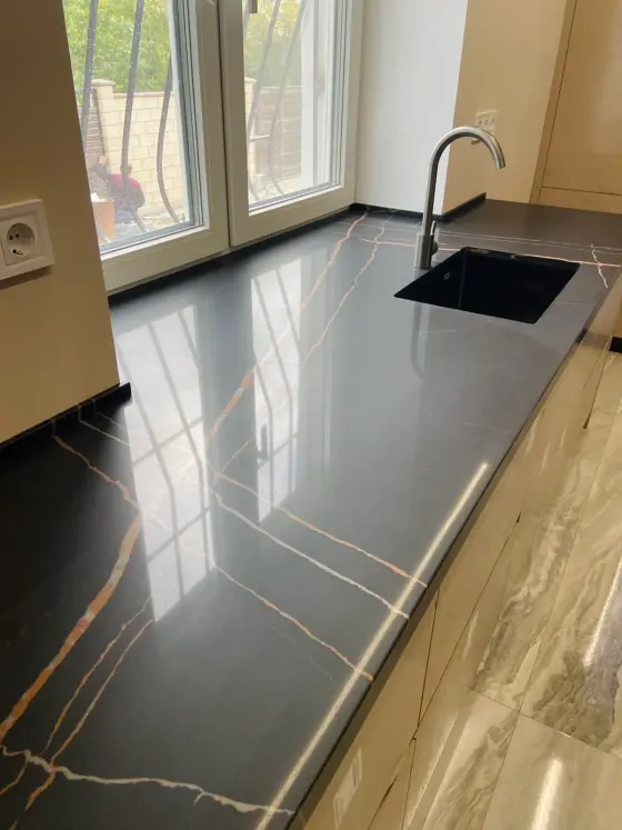 Avant — 7700 Calacatta Marseille